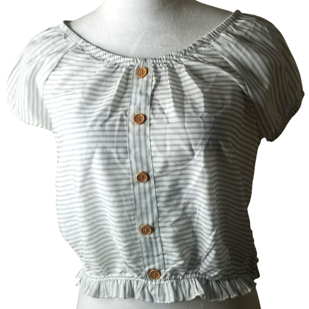 🦋5 Style Soft Grey & White Ruffle Hem Crop Top